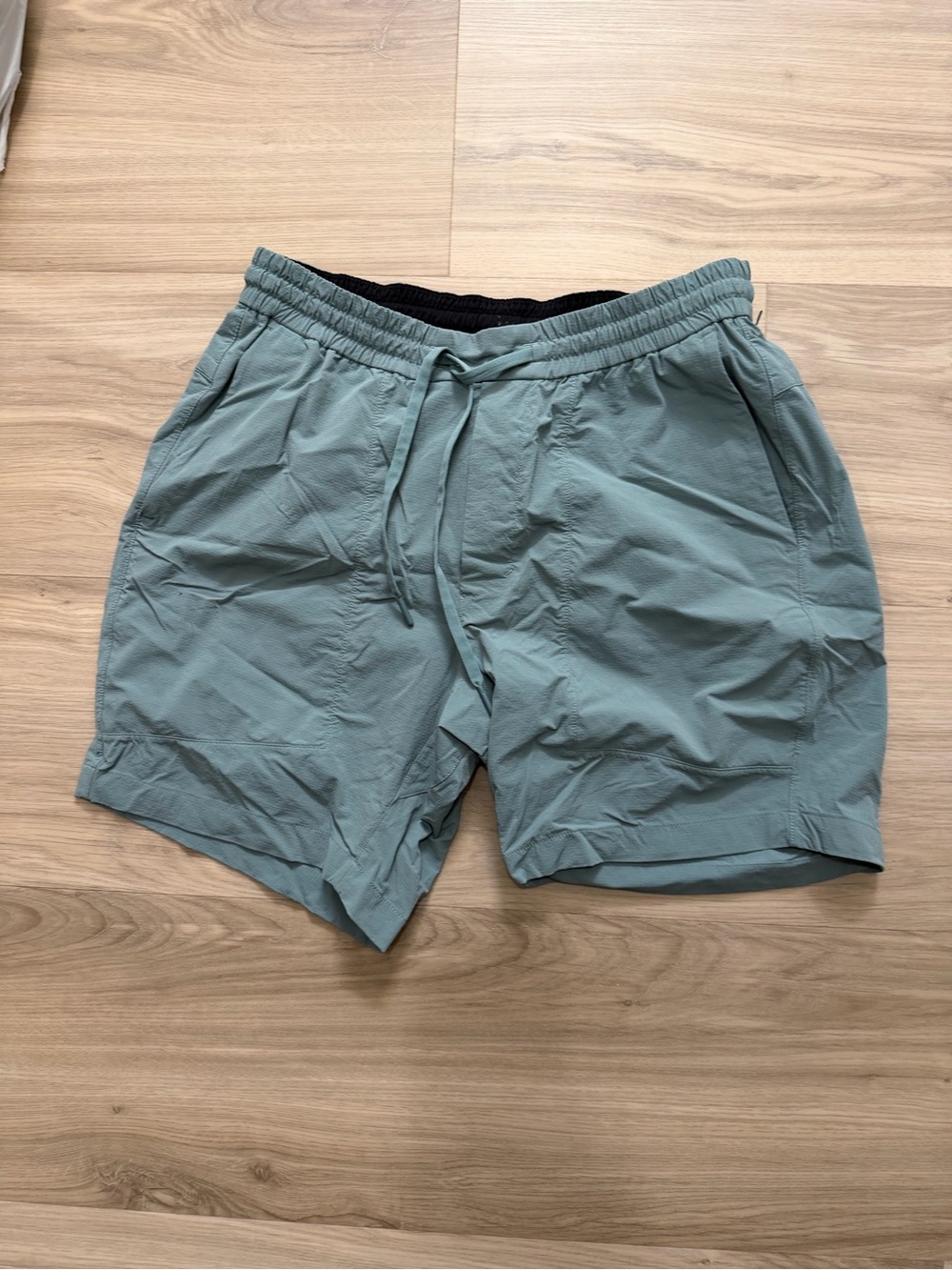 Lululemon Men's Lightweight Drawstring Shorts - Sage Green